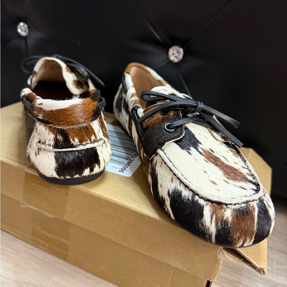 Women’s Cowhide Driving Moccasins in Brown & White - Picture 11 of 16